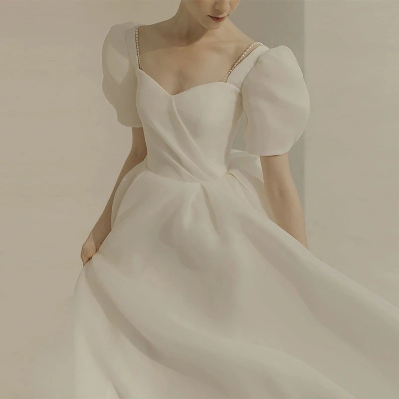 高級感ウェディングドレス 結婚式 韓国ドレス イブニングドレス パーティードレスウェディング花嫁 バブル袖 シンプル ホワイト