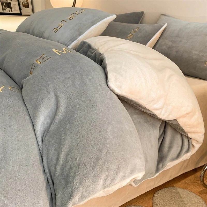 今の流行豪華なベルベット暖かい刺繍入りベッド 4 点セット増粘ミルクベルベット 4 点キルトカバー学生寮のベッドシート 3 点セット 4,866円