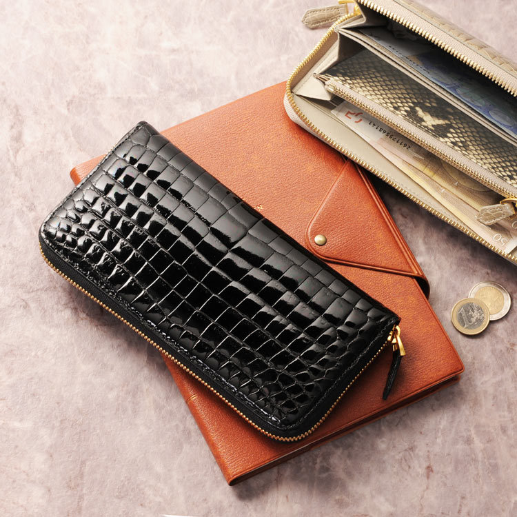 クロコダイルレザー長財布ラウンドファスナー