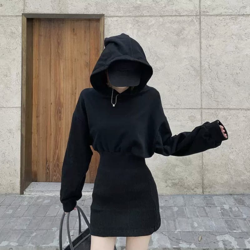 トップス カジュアル ファッション パーカー 女っぽ で ブラック シンプル 24 ミニ丈 無地 フード デイリー クールカジュアル