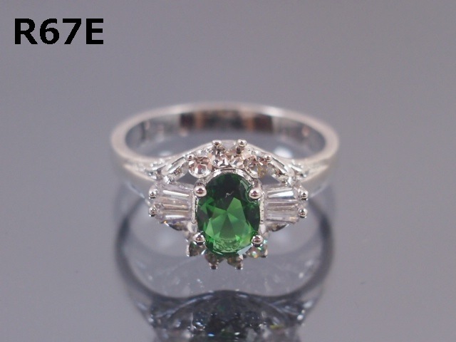 ケース付オーバルカットＣＺエメラルドパヴェリング１７号