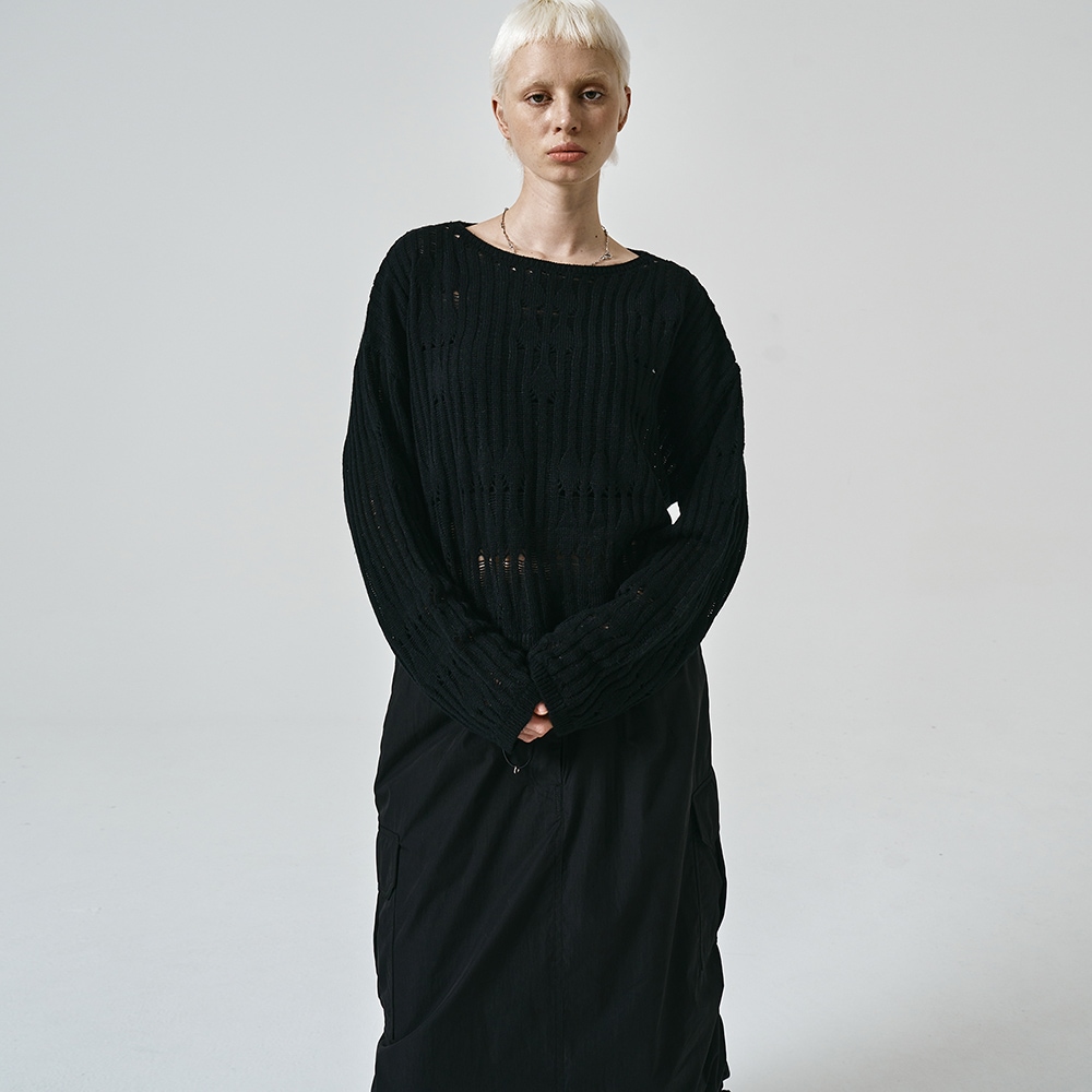 【NOIER】 WOOL DAMAGED BOAT-NECK KNIT TOP : BLACK