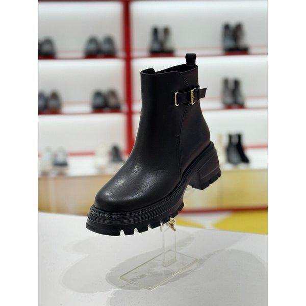 AKスウォン店 女性用牛革クリッパーアンクルブーツ ブラック A71U54C