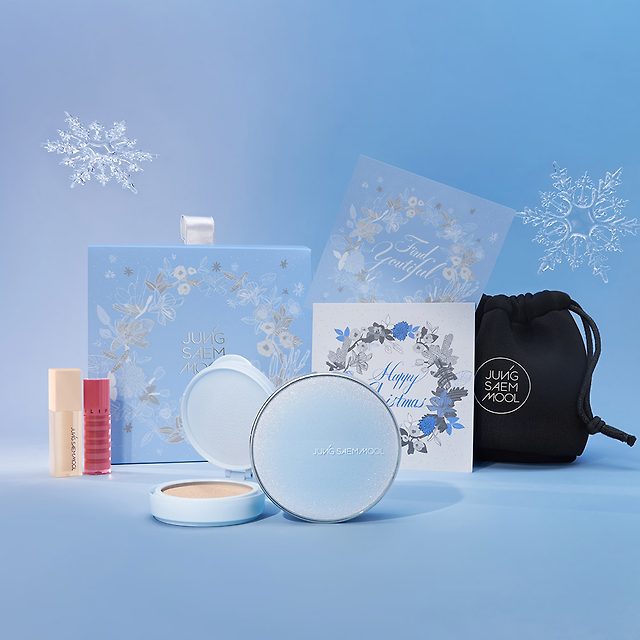 [単独包装] エッセンシャルスキン ヌーダークッション (リフィル含む) - ホリデーエディション + コンシーラーミニ + ティントミニ + ブラックポーチ + ハガキ