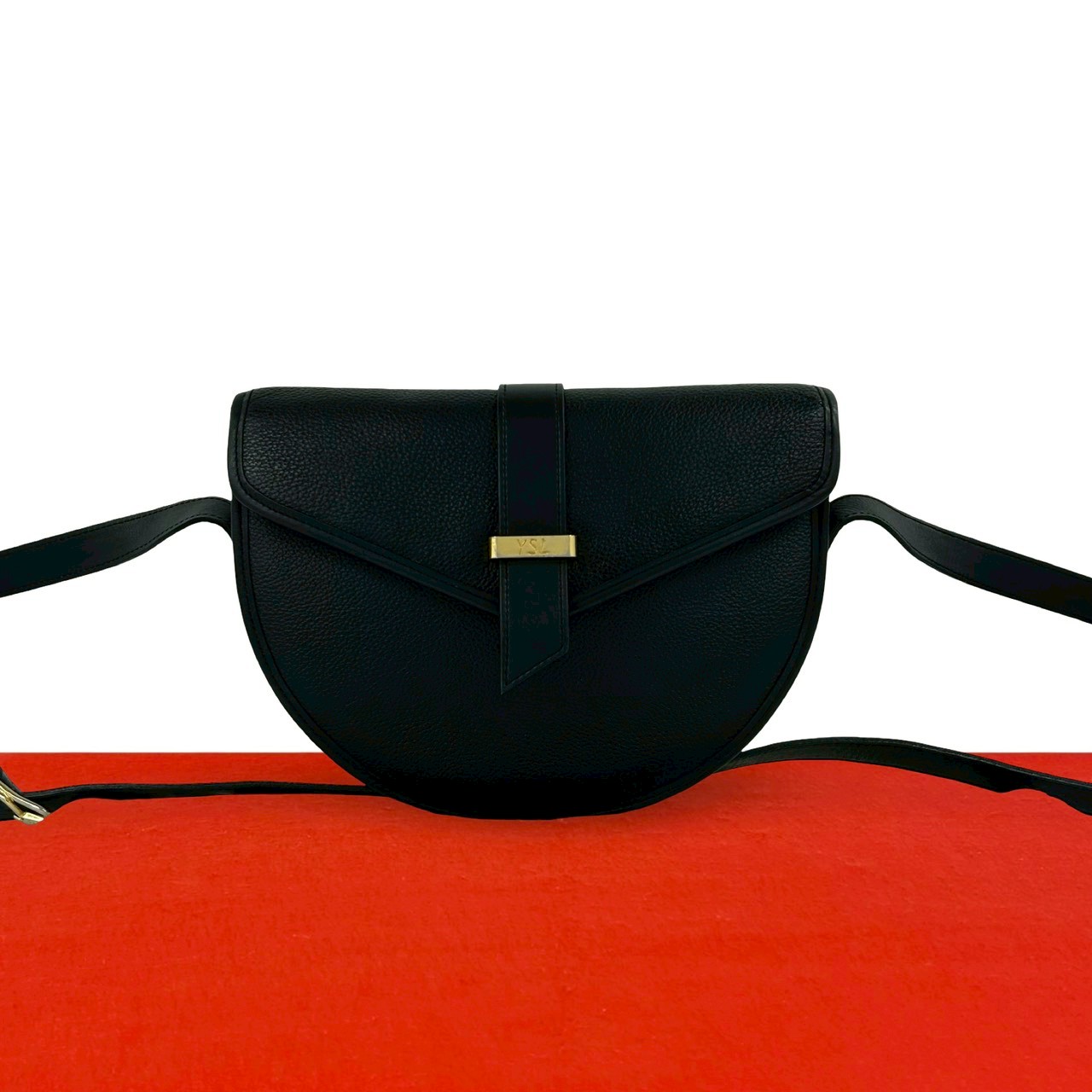 ヴィンテージ YSL ロゴ 金具ショルダーバッグ レザー ブラック 44409