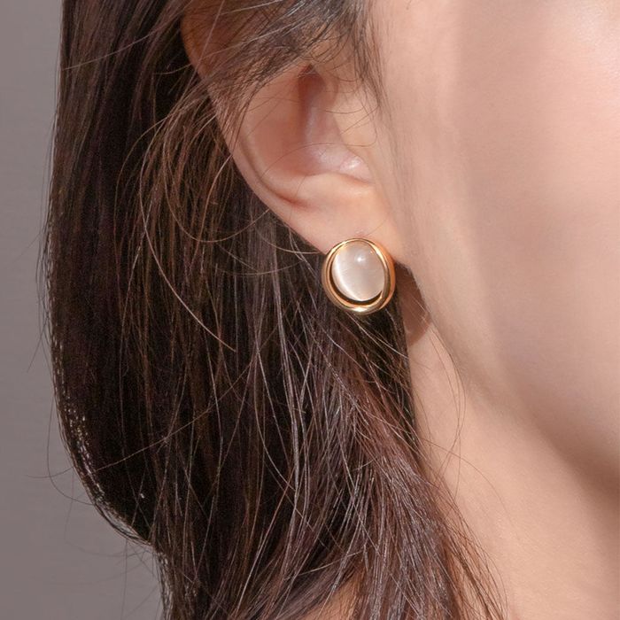 CATS EYE おしゃれ イヤリング アイドル愛用ブランド 韓国人気 韓国ファッション