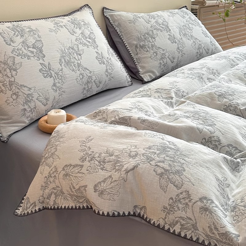 軽い豪華なコットン3層糸ベッド4ピースセット2025新しいピュアコットンジャクアードキルトカバーハイエンドベッドシートとベッドシート