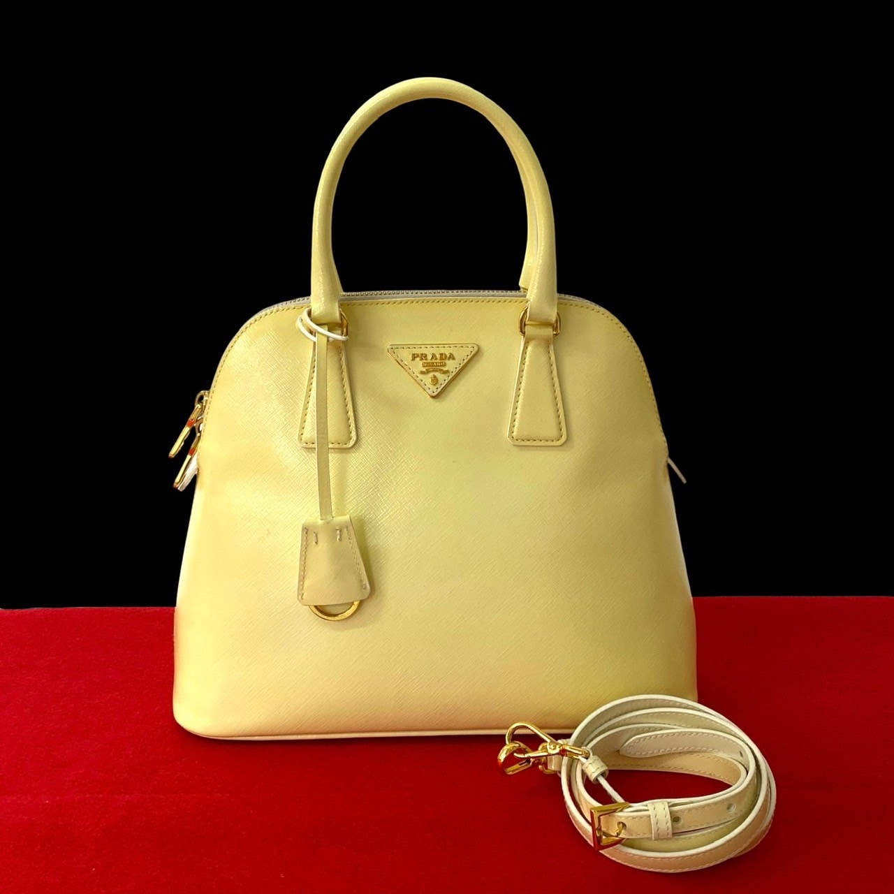 三角ロゴ 金具ショルダーバッグ レザー イエロー 377-5