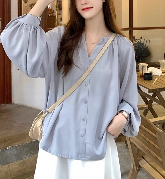 レディース トップス シャツ ブラウス 長袖 ボリューム袖 Vネック 襟なし 薄手 かわいい 大人可愛い きれいめ シンプル カジュアル 上品 おしゃれ ガーリー 無地 春 夏 オフィス ビジネス