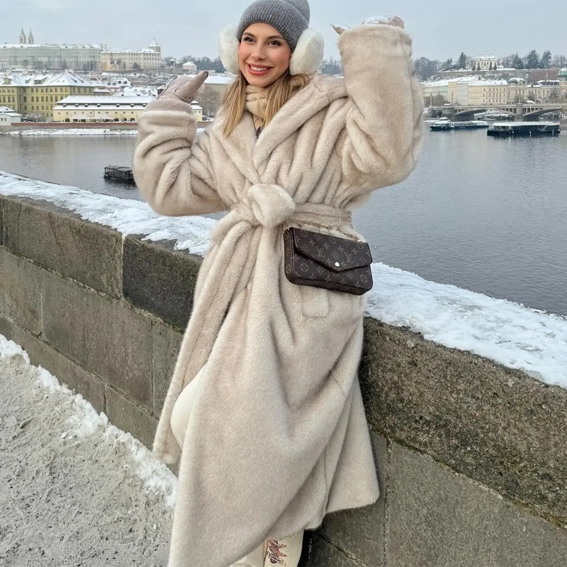 秋冬フード付きイミテーションファーコートレディースロングブランドミンクベルベット毛皮コート柔らかく環境に優しい毛皮コート