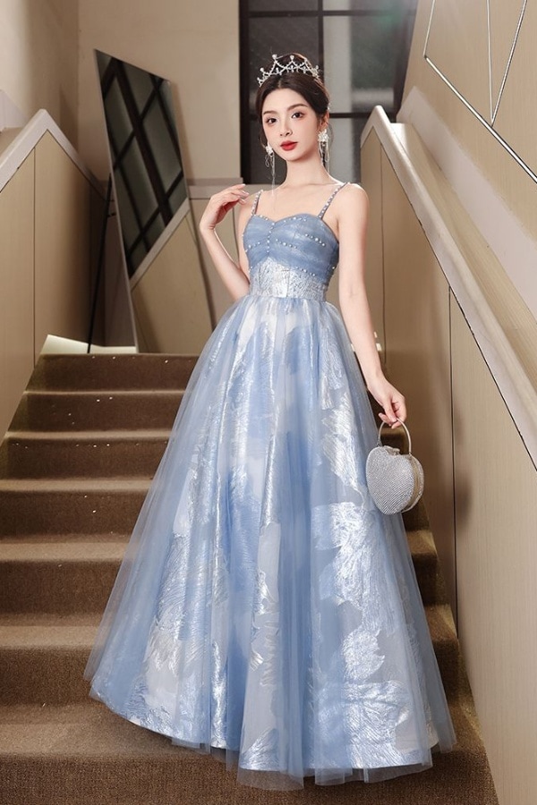 青いドレスのスカートの女性の宴会の雰囲気は高級感があります 5,982円