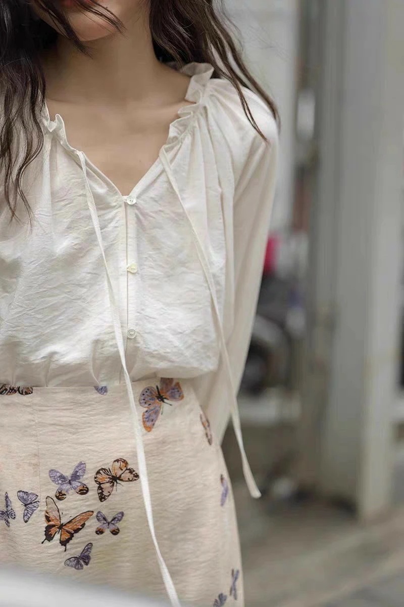 レディース シャツ ブラウス 長袖 Vネック パフスリーブ リボン ワイド 人可愛い きれいめ おしゃれ ポリエステル 薄手 ボタン 夏 お出かけ