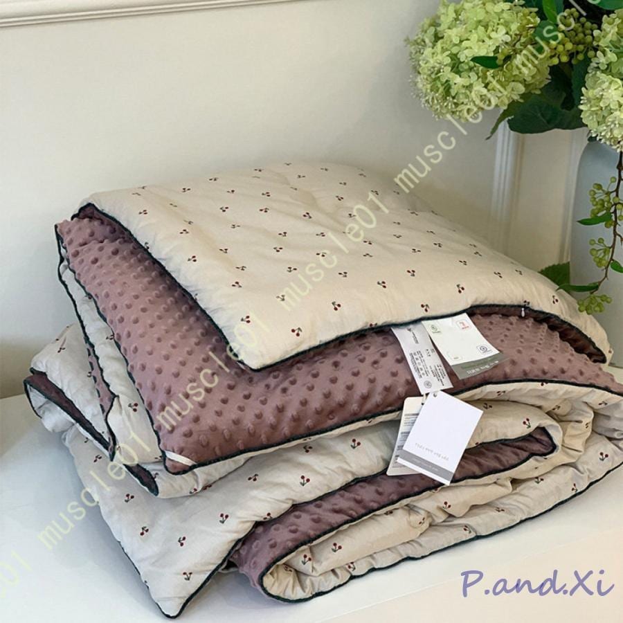 掛けふとん 秋冬 厚手 あったか 立体的なドット 一晩中暖かく包み込み やわらかい なめらか 秋冬向き 両面使える 保温 断熱 防寒 掛けふとん 洗える