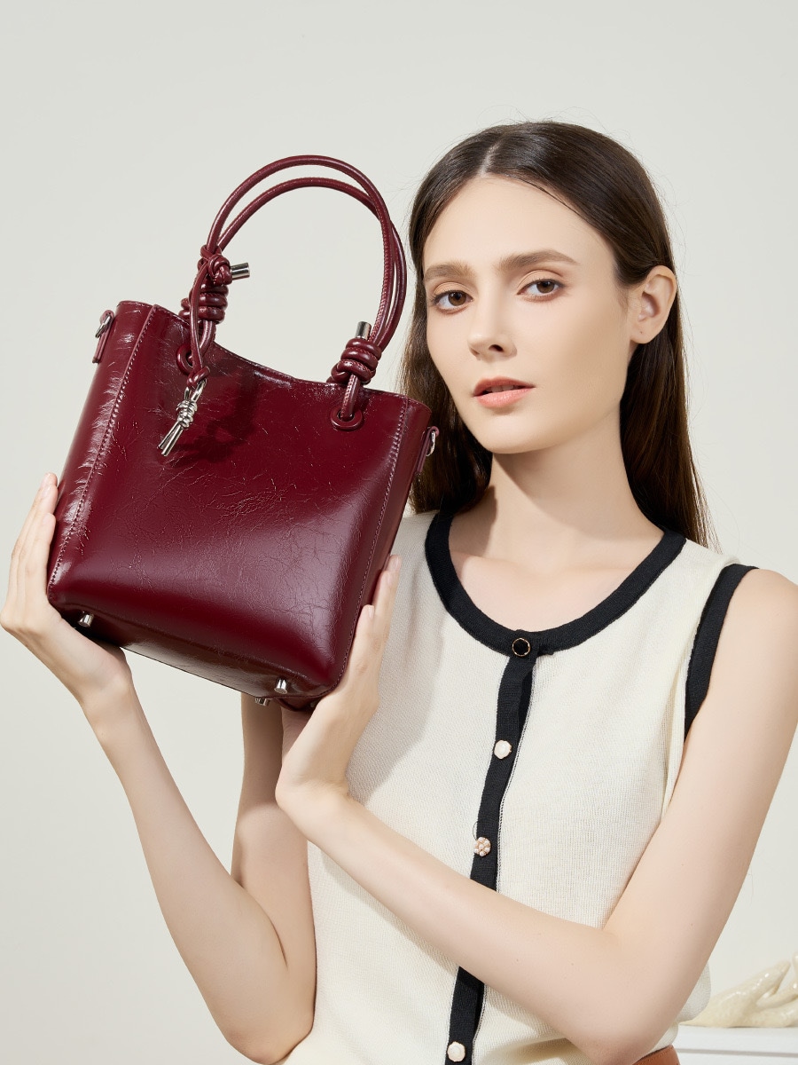 First layer crack leather shoulder leather crossbody bucket bag oil wax leather womens bag