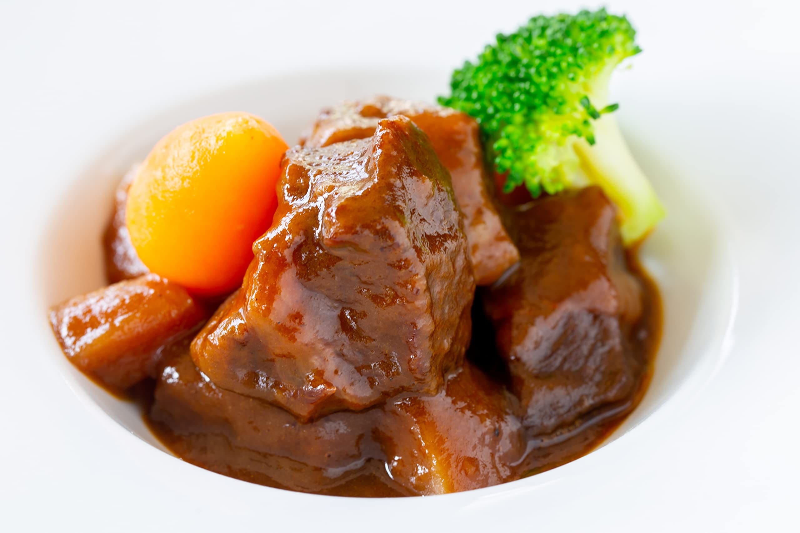 KKRホテル熊本 特製 ビーフシチュー 5個セット 180g×5個 国内製造 常温保存 ゴロゴロ牛ほほ肉 贅沢な味わい 簡単 レトルト食品 お湯 電子レンジ ギフト 火の国サラマンダーズ スタジアムグ