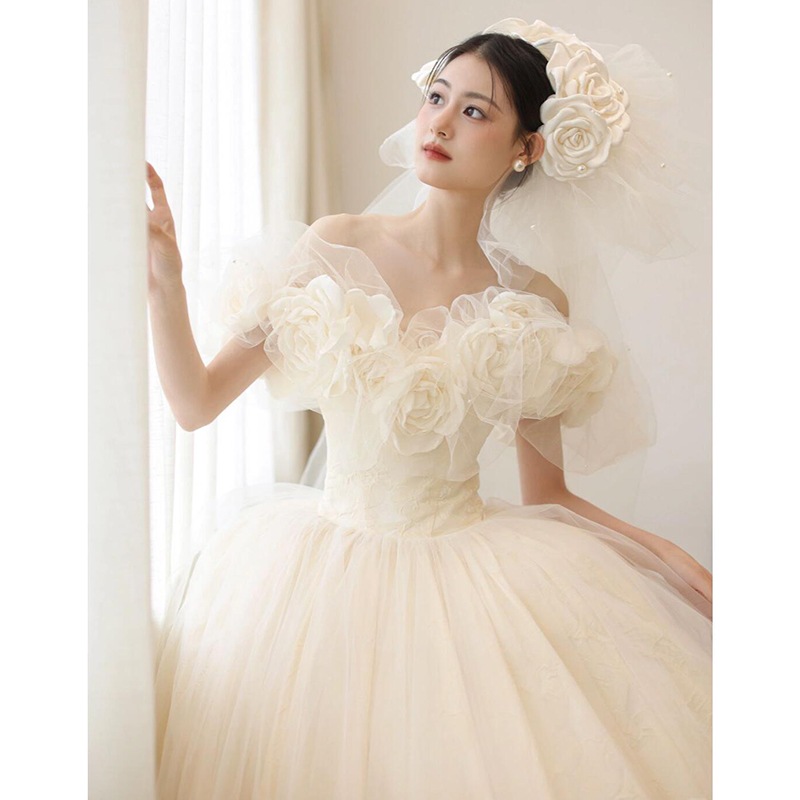 ワンショルダーライトウェディングドレス2024新婦プチメインヤーンプリンセスウェディングドレス
