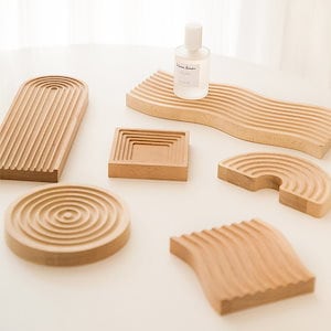 韓国ファッション水波模様実木トレー家庭用木製パン板ケヤキアロマ収納置物皿アフタヌーンティーコーヒートレー撮影道具