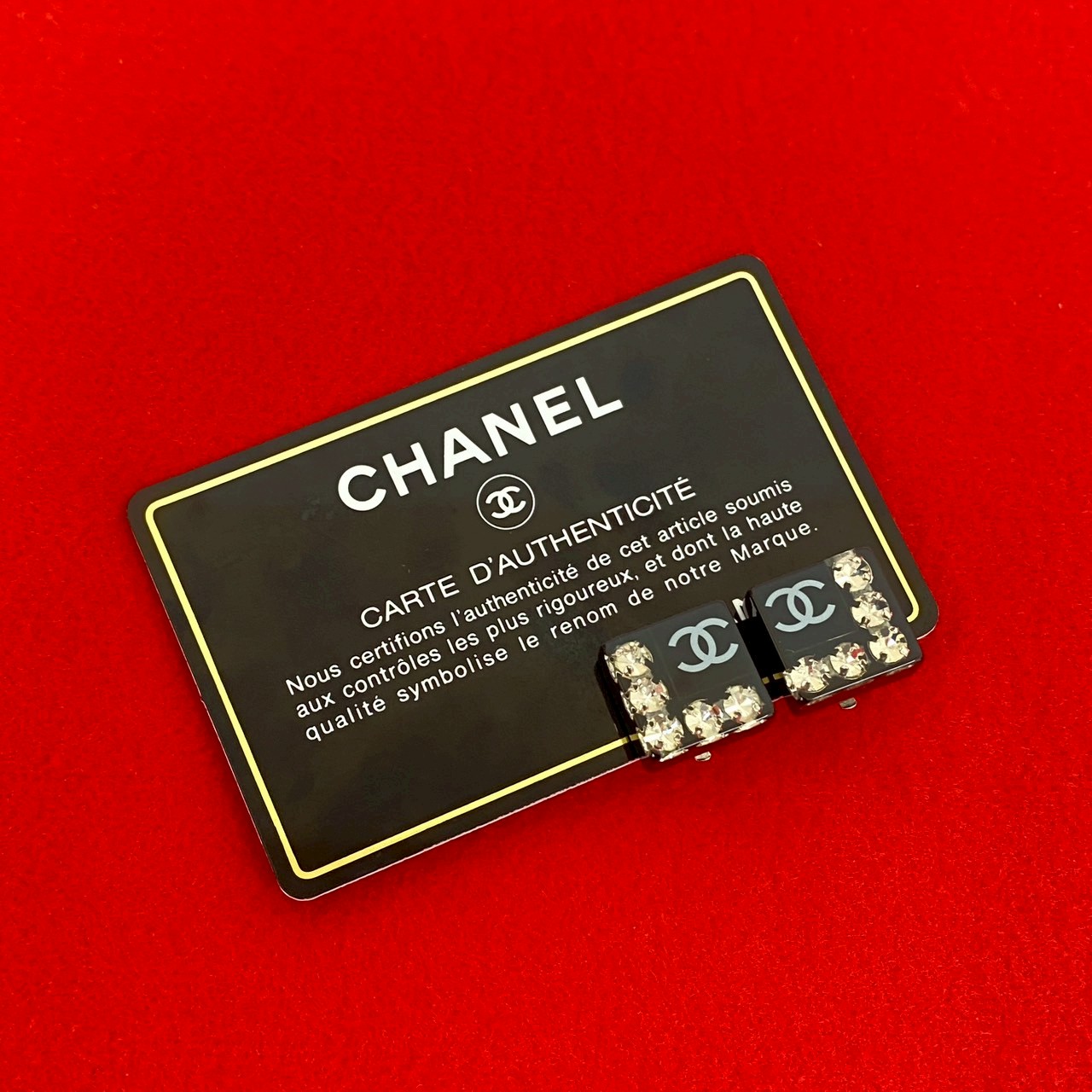 ココマーク スクエアイヤリング ラインストーン プラスチック ブラック 66936