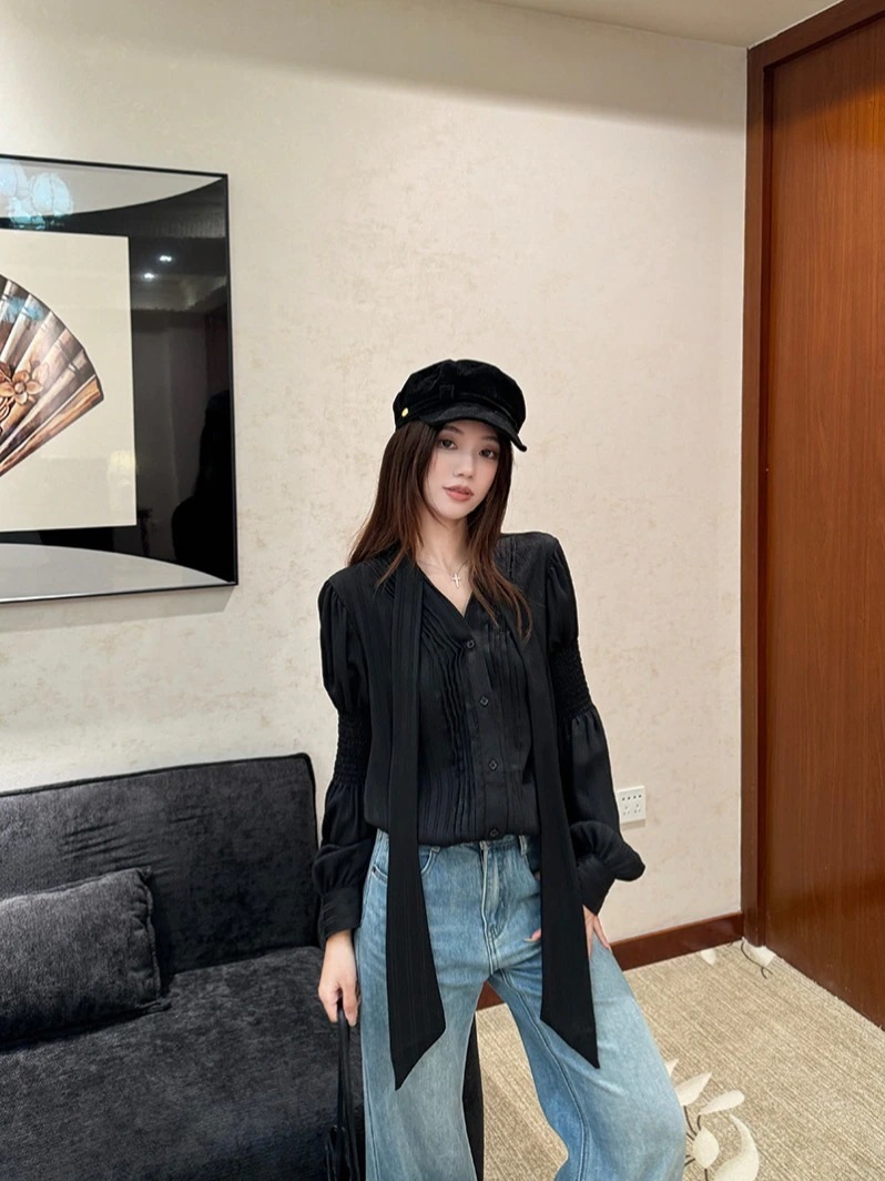 秋冬トップス ラウンドネック 甘め フレンチ レディーススリーブ ブラウス おしゃれ 長袖おしゃれ トレンドゆったりシルエットかわいいサイズ 2025 韓国系ファッション Vネック 春 シャツ 4,905円