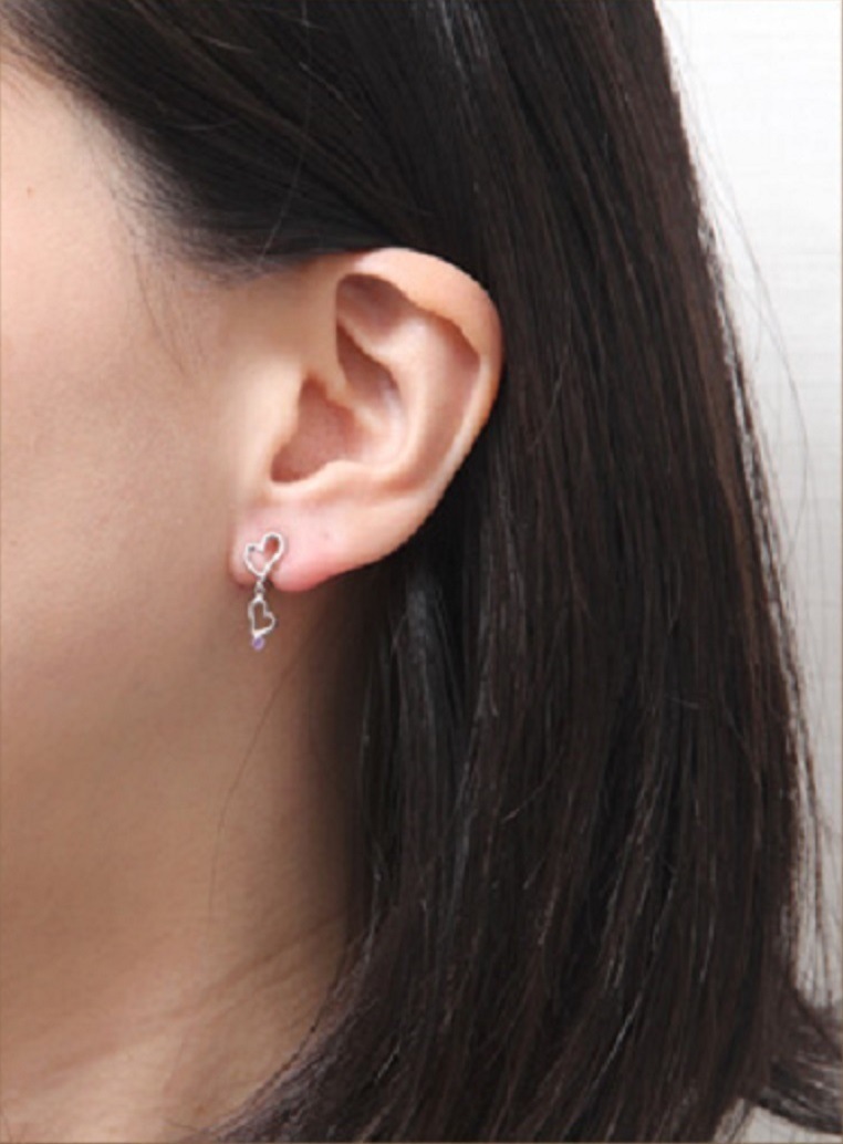 me on... K10ホワイトゴールドダブルハートモチーフアメジストイヤリング