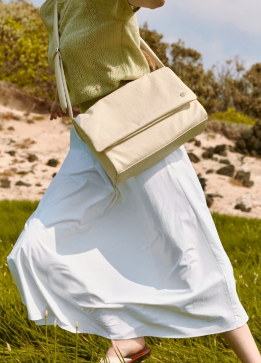 【DEPOUND】 PILLOW CROSS BAG : CREAM