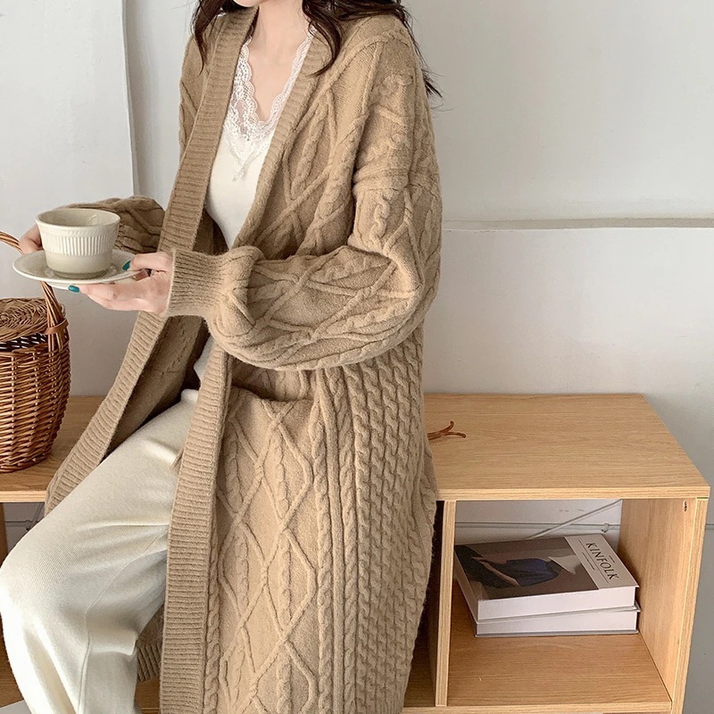 トップス カーディガン 上着 ロング ロング丈 長袖 ドロップショルダー 萌袖 ストレート ワイド ポケット 前開き ケーブルニット ニット かわいい 大人可愛い きれいめ シンプル カジュアル 大人