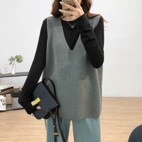 レディース トップス ベスト 袖なし ノースリーブ Vネック 襟なし かわいい 大人可愛い シンプル カジュアル おしゃれ レトロ こなれ感 ナチュラル 無地 秋 冬 20代 30代 アラサーベスト