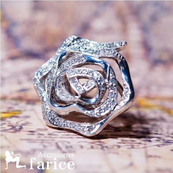 西洋風クリスタルホワイトキュービックジルコニアローズフラワーデザインジュエリーリング