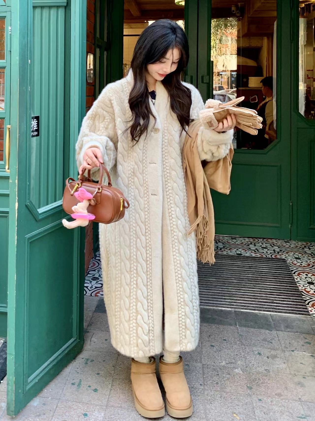 環境に優しい女性用ファーコート2023年冬新作イミテーションミンクファーコート毛皮ワンピースロングスタイルスリムでスタイリッシュ