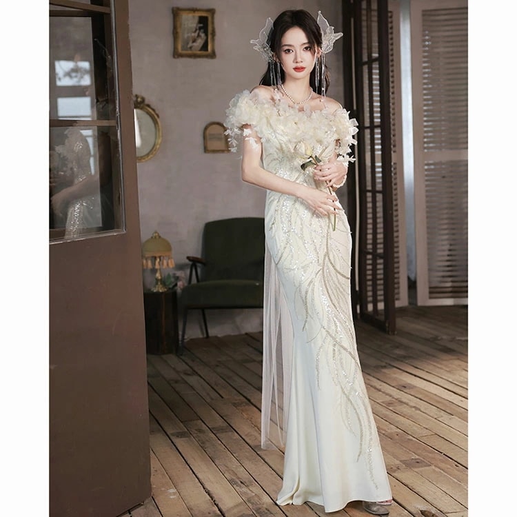 特売セールマーメイドドレス ウェディングドレス バックリボン キラキラ 花モチーフ 結婚式 マーメイド 半袖 編み上げ 海外挙式 ドレス 二次会/ウェディング 白 花嫁ドレス 刺繍付き ナチュラル 個