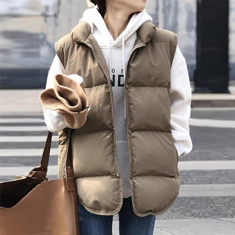 中綿 ハイネック ボタン ハイネック 無地 体型カバー スッキリ 重ね着 着回し ノースリーブ 防寒 おしゃれ 秋 冬 4,281円