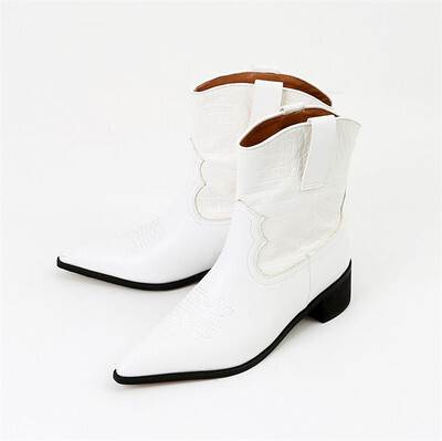 シューズ レディース ブーツ ショート ウエスタンブーツ 4cm PU かっこいい 大人可愛い シンプル カジュアル おしゃれ かっこいい レトロ クール 存在感 無地 秋 冬 10代 20代 30代