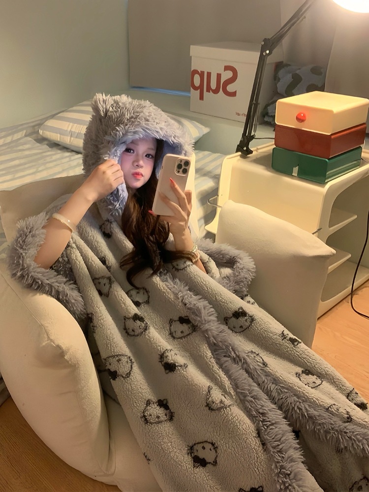 ハローキティ 珊瑚绒 可爱らしいフード付き パジャマ 女性用 2025年冬向け 厚手のパイル地 ホームウェア スイートガウン