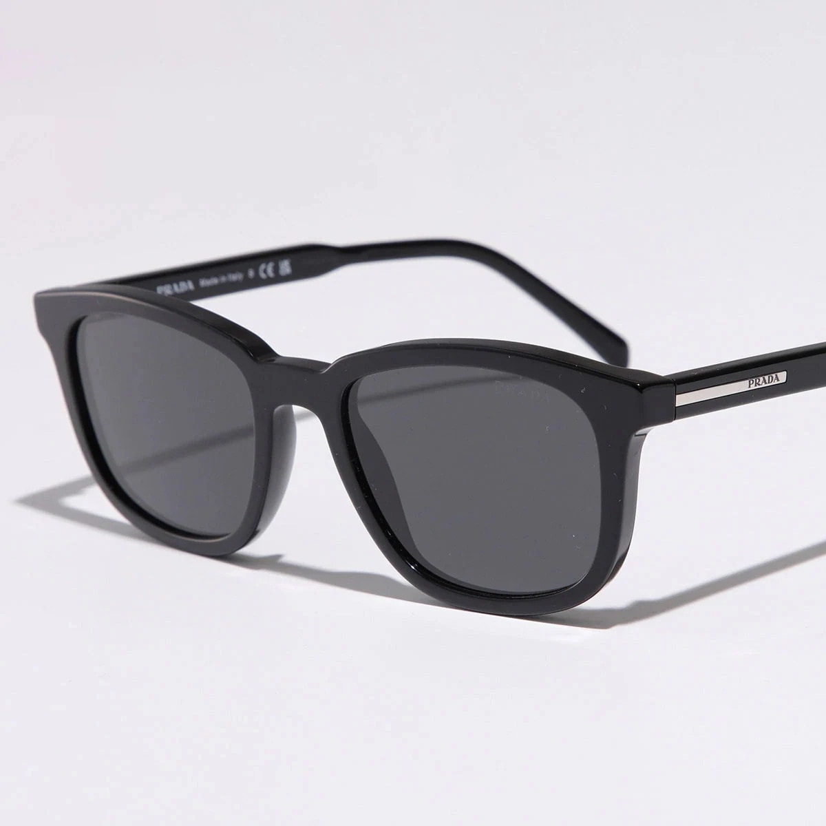 PRADA プラダ サングラス SPR A21S メンズ レディース ウェリントン型 セルフレーム フルリム ロゴ アイウェア 16K-08Z/BLACK