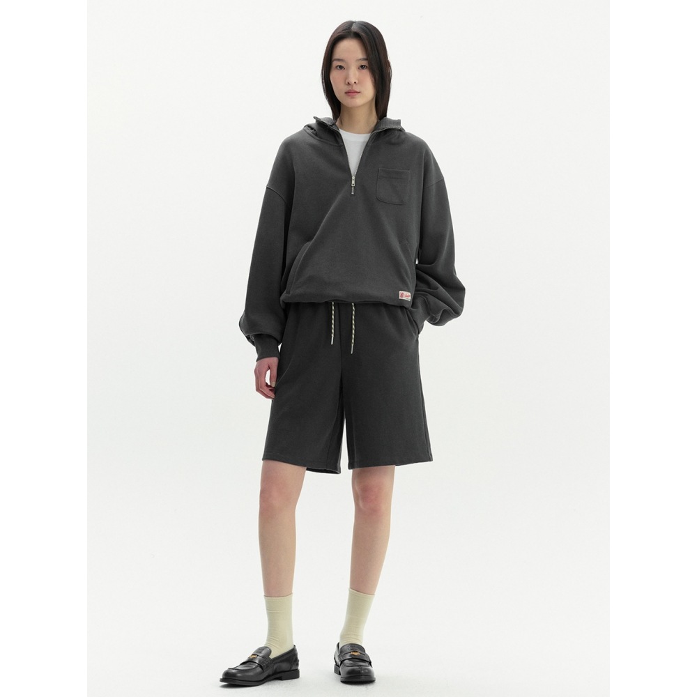 AND YOU Derimut ハーフジップアップフード付き T シャツ+Rye ビンテージラベルバンディングショーツ (チャコールピンク)