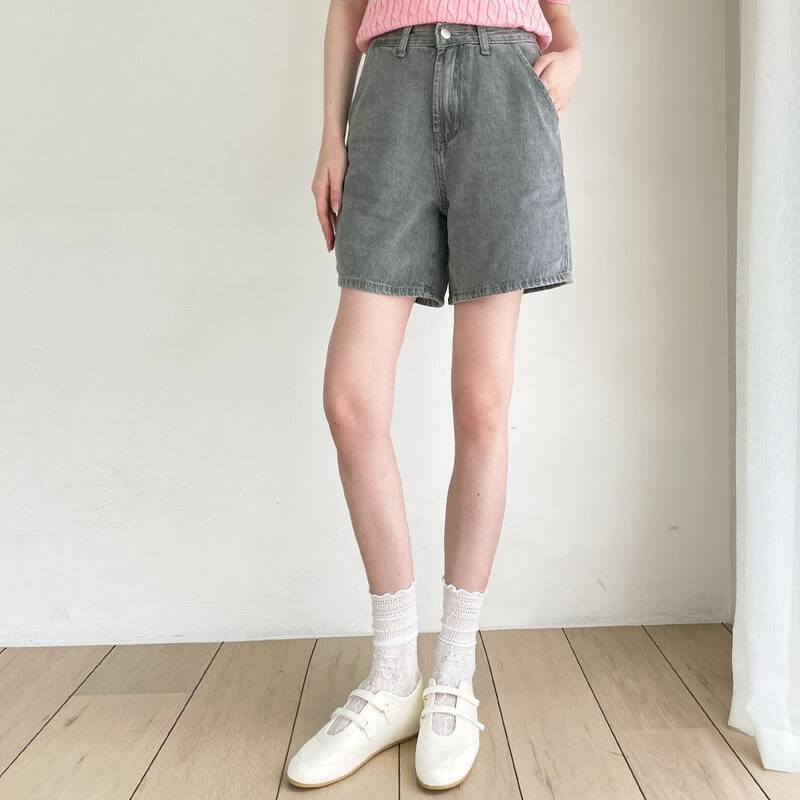 サイドスリット入りデニムショートパンツ - グレー