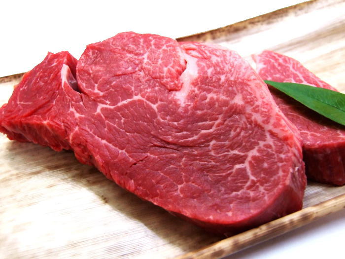 黒毛和牛 未経産 メス牛 上 ヒレ ステーキ 4枚 木箱 詰め 牛肉 お歳暮 ギフト 御祝い 御礼 肉 A4 A5