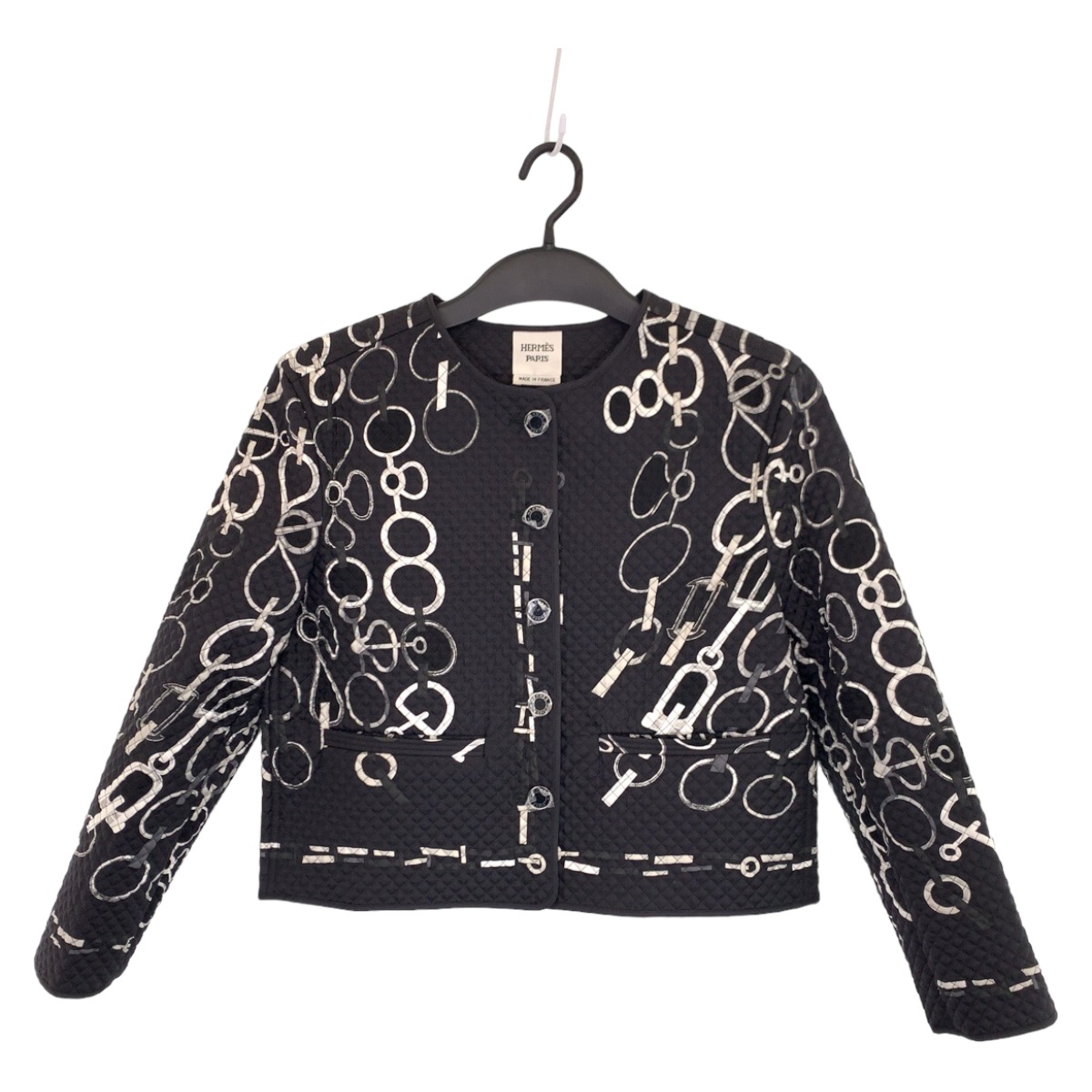 新品未使用 23AW シェーヌダンクル柄 サイズ40 ブラック 黒 ホワイト 白 シルバー金具 シルク H3H0202D4B1 キルティングジャケット ノーカラー レディース 406223 新品