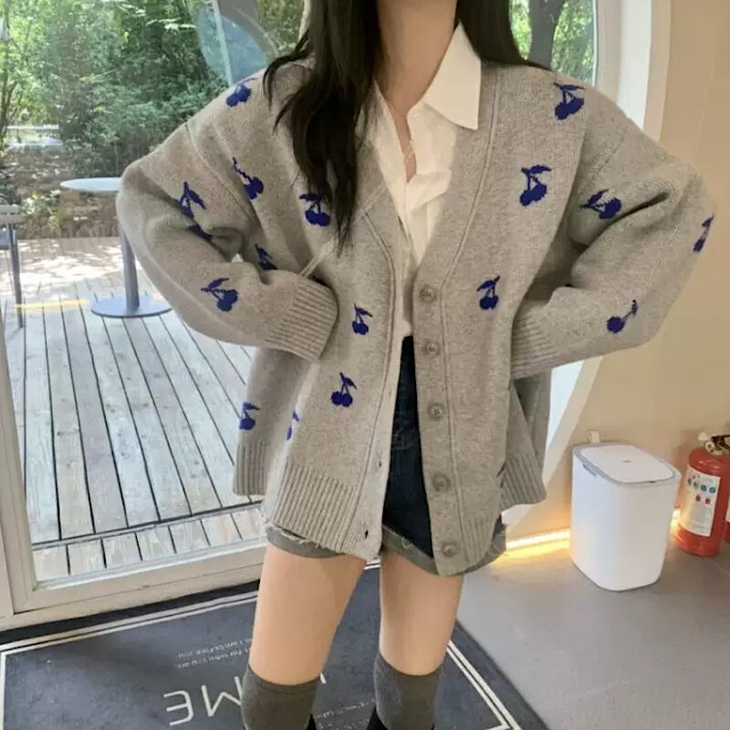 レディース チェリー柄カーディガン ニット Vネック 古着 さくらんぼ 大人可愛い ママコーデ ママファッション 韓国系 オルチャン 人気 トレンド 新作 20代 30代 40代 きれいめ レトロ シ