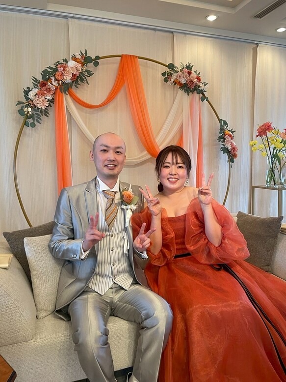 実例写真！カラードレス オレンジ 上質オーガンジー 取り外し可能な付け袖 サッシュベルト 花嫁 前撮り