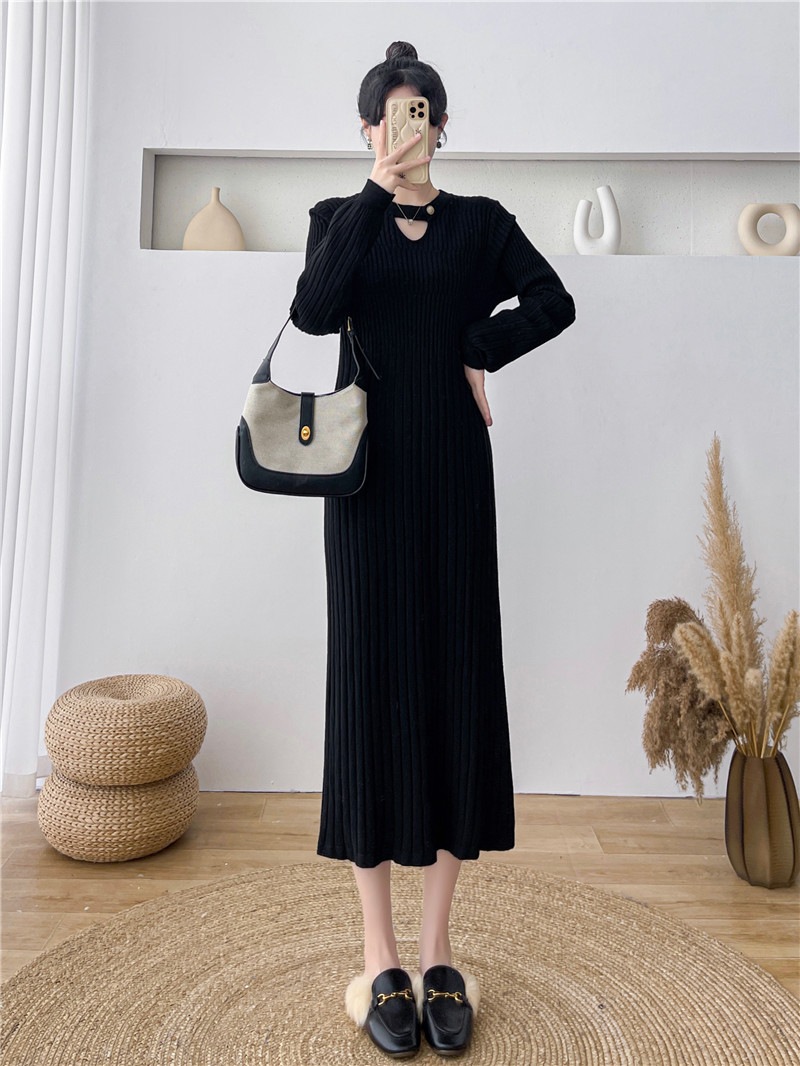 ブラックニットインナーボトムスワンピース子供秋冬新作ミディアムレングスセーターワンピースロングスカートのハイレベルな感覚