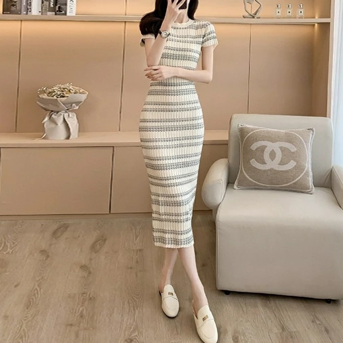 ワンピース ワンピ ドレス ニット 袖あり ボーダー レディース エレガント きれいめ カジュアル 大人 可愛い フェミニン 半袖 ミモレ丈 タイト スリム シンプル リブ ネイビー レッド 赤 ベー