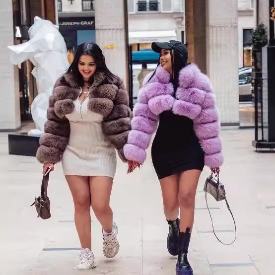 2024 ヨーロッパとアメリカの毛皮コートショートスタンドカラー模造毛皮コート模造キツネの毛皮長袖スプライシング女性のコート