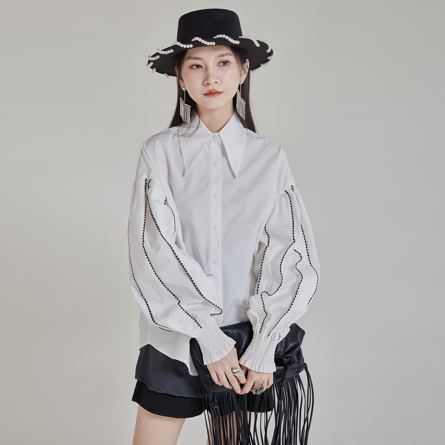 トップスシャツブラウス【爆金アップグレード欧米白月光】大灯籠袖長袖シャツの女性が色の変わった上着の春にぶつかった