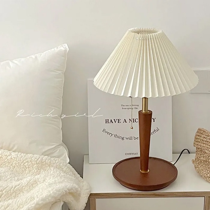 プリーツレトロな でんき 電気 スタンド め 目 を ほご 保護 するvintageベッドルームのベッドサイドランプ しん 新 ちゅうごく 中国 かぜ 風 にち 日 そうしょく 装飾 ins ちょうせ