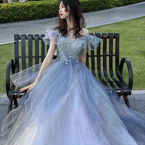 青のイブニングドレス 女性 2024 成人式 ハイエンド ロングスカート