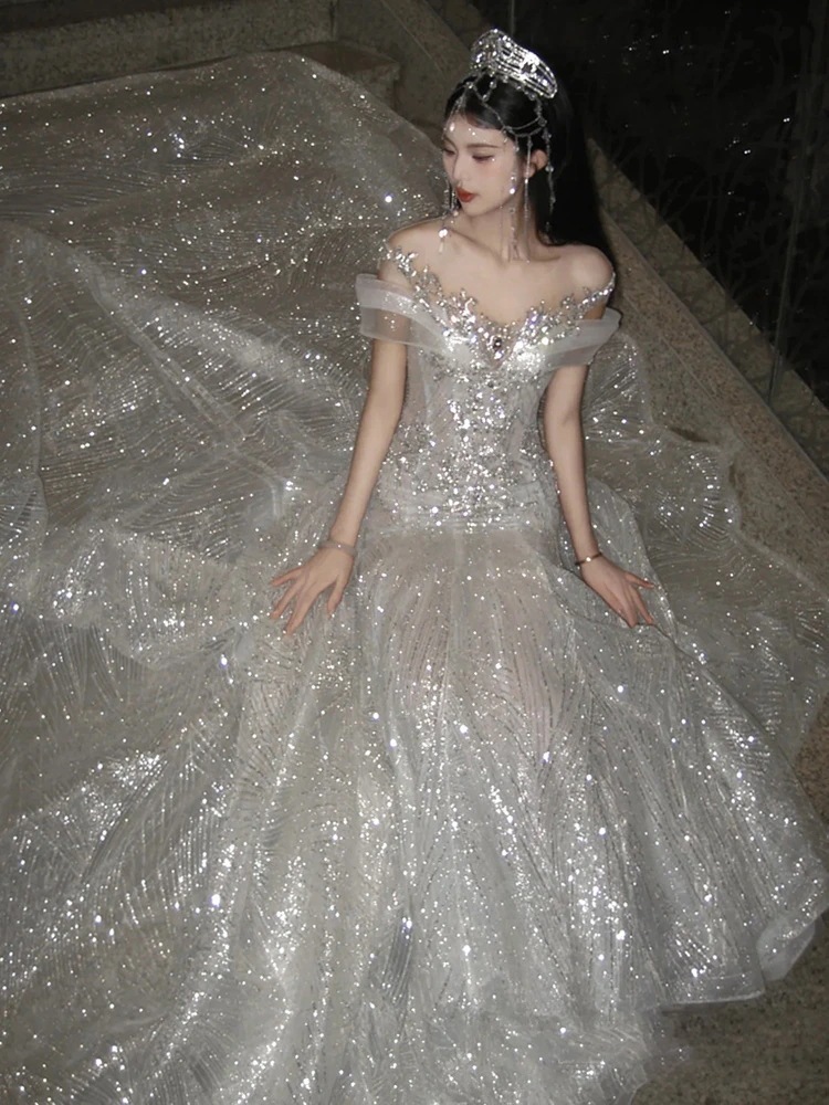 ワンショルダー テール ライト ウェディングドレス 2025 ブライダル メインヤーン 感 小柄 お出かけ ベール ドレス