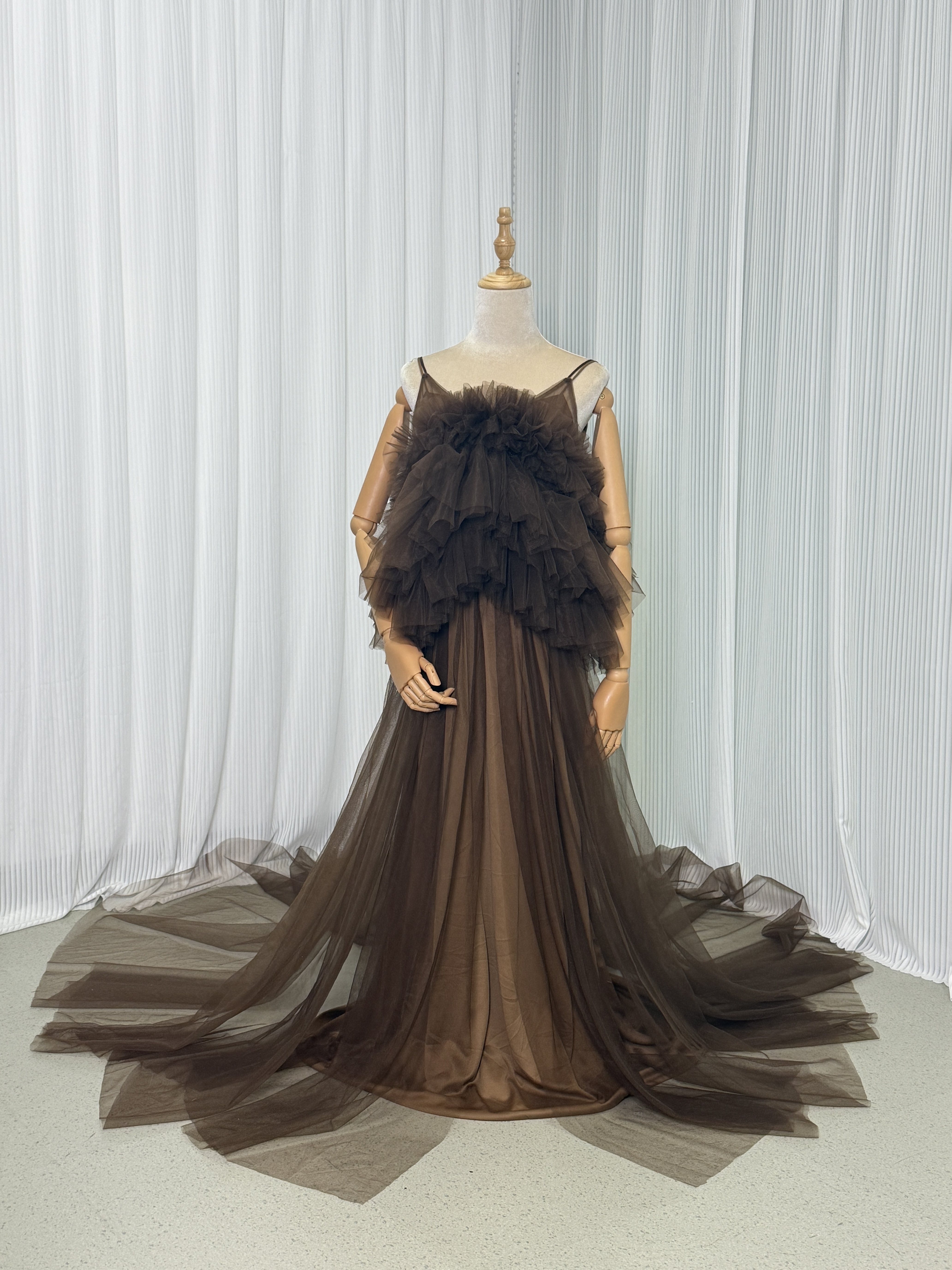 カラードレス コーヒーの色 キャミソール ソフトチュール 揺らめく裾 大きいサイズドレス マタニティ