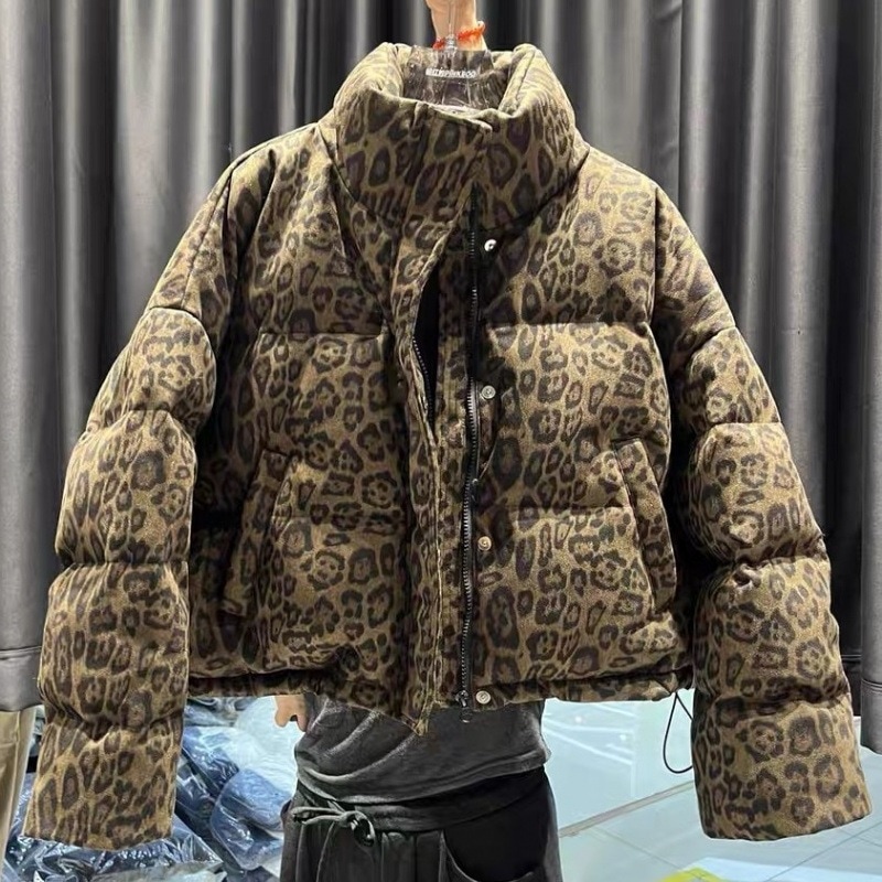 ショートダウンジャケット女性のための 2025 冬の新アメリカンヒョウ柄小さな肥厚ホワイトダックダウンジャケット