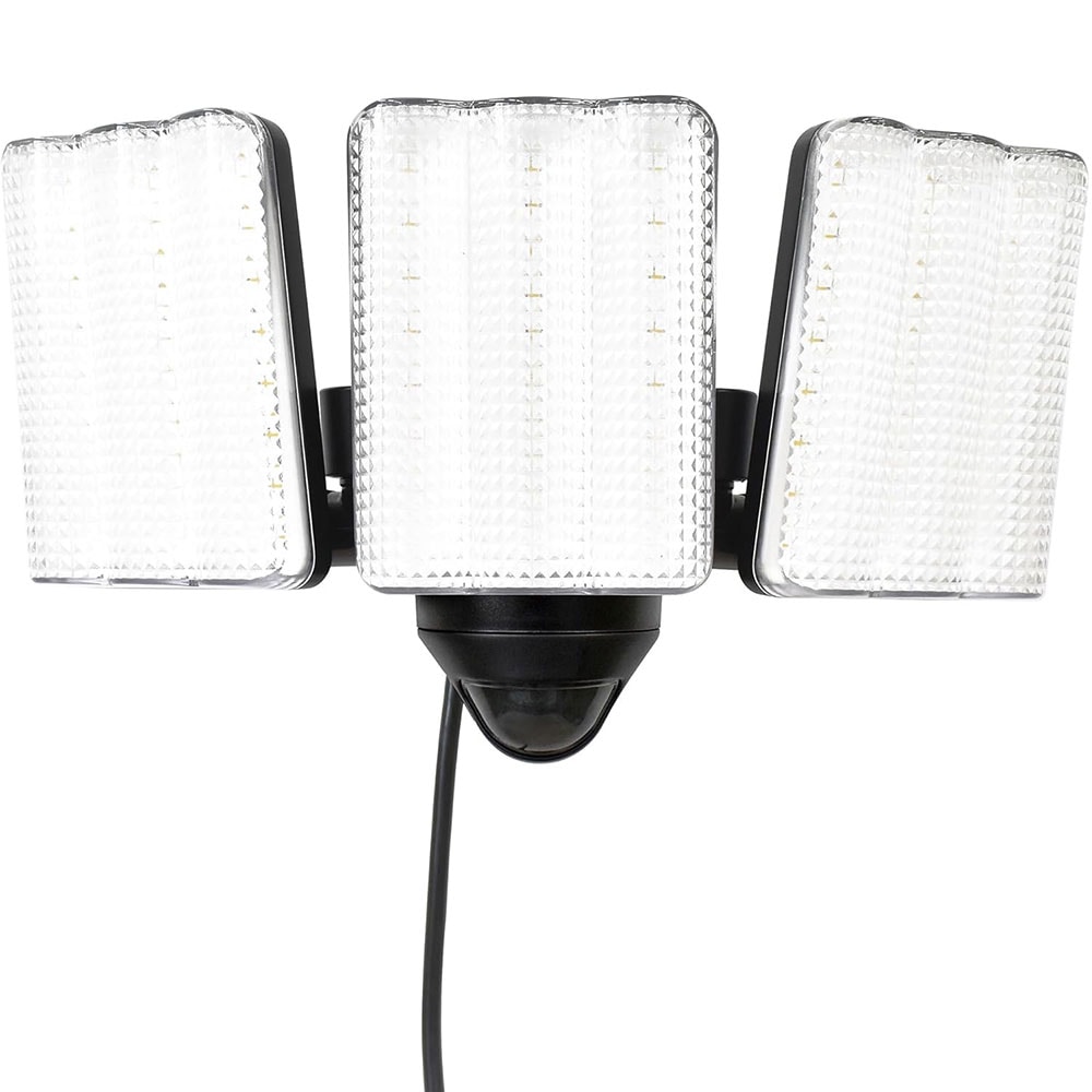 大進 DAISHIN センサーライト コンセント式 DLA-17T300 屋外用 人感 LED AC 100V 3灯式 ライト 防水 駐車場 ガレージ 庭 玄関 (ya)